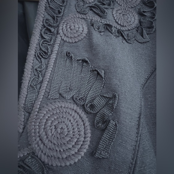 Embroidered Linen jacket, EUC, sz 10 - Picture 3 of 9